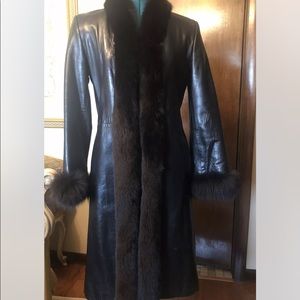 Ultra soft genuine leather with fox trim coat size M . Made in US